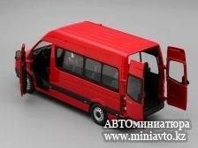 Автоминиатюра модели - VOLKSWAGEN Crafter Bus, red Cararama  1:24