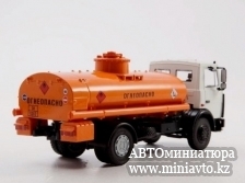 Автоминиатюра модели - АЦ-9 (на шасси МАЗ 5337) серый/оранженый Автоистория 