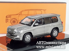Автоминиатюра модели - Toyota Land Cruiser LC 200 grey 1:64 GCD