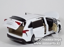 Автоминиатюра модели - Toyota Sienna Minivan Hybrid  White 1:24 CPM junior series