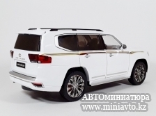 Автоминиатюра модели - Toyota LAND CRUISER 300 White 1:18 CPM junior series