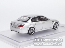 Автоминиатюра модели - BMW E60 M5 silver  1:64 King Model