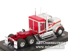 Автоминиатюра модели - Freightliner FLC 120 64 T 1977 silver darkred red 1:43 IXO