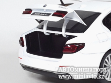 Автоминиатюра модели - BMW 530li VII G30/G31 Facelift 2022 White 1:18 CPM junior series