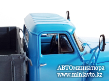 Автоминиатюра модели - ГАЗ-52-04 голубая кабина,синий борт 1:43 DiP Models