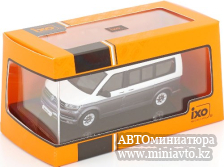 Автоминиатюра модели - VW T6 Multivan 2017 greymetallic/white 1:43 Ixo