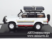 Автоминиатюра модели - TOYOTA Land Cruiser J8 (1990) White с багажом 1:64 KengFai