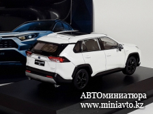Автоминиатюра модели - Toyota RAV4 2020 White 1:43 China Promo Models