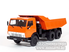 Автоминиатюра модели - КамАЗ-5511  самосвал Оранжевый с журналом 1:43 Автомобиль на службе
