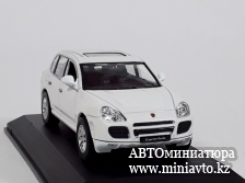 Автоминиатюра модели - Porsche Cayenne S white 1:43 China Promo Models