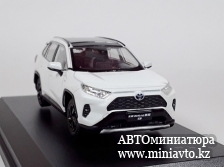 Автоминиатюра модели - Toyota RAV4 2020 White 1:43 China Promo Models