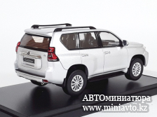 Автоминиатюра модели - TOYOTA Land Cruiser Prado 2018 Silver 1:43 Vitesse