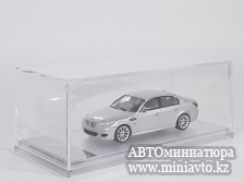 Автоминиатюра модели - BMW E60 M5 silver  1:64 King Model