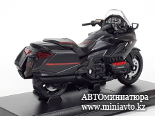 Автоминиатюра модели - HONDA  GOLD WING 2020 black 1:18 Welly 