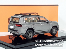 Автоминиатюра модели - Toyota Land Cruiser LC 300 grey 1:64 GCD