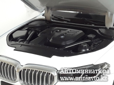 Автоминиатюра модели - BMW 530li VII G30/G31 Facelift 2022 White 1:18 CPM junior series
