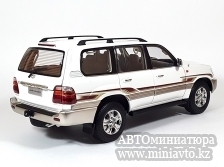 Автоминиатюра модели - Toyota Land Cruiser LC100 2005 White 1:18 China Promo Models