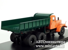 Автоминиатюра модели - КрАЗ-256 Б1, самосвал (оранжевая кабина,тёмнозелёный кузов) 1:43 SSM