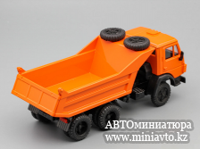 Автоминиатюра модели - КамАЗ  55111-01 самосвал с двумя запасками (продольные ребра), оранжевый Элекон