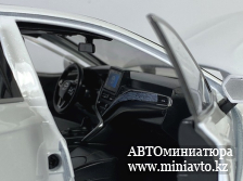 Автоминиатюра модели - Toyota CAMRY White 2023 1:18 CPM junior series